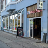 Oyisi Running Sushi Udenfor