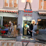 Ingolf's Kaffebar Udenfor