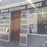 Den Gyldne Hest Udenfor