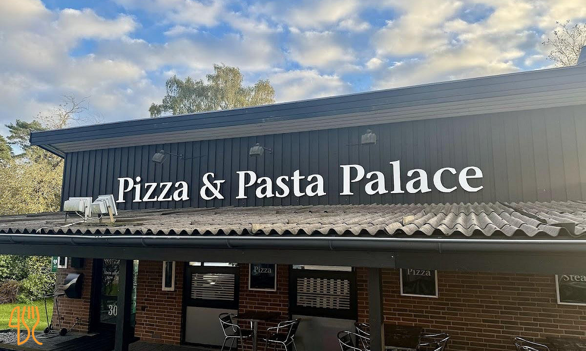 Pizza Pasta Palece Udenfor