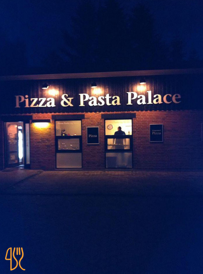Pizza Pasta Palece Udenfor