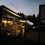 Pizza Pasta Palece Udenfor