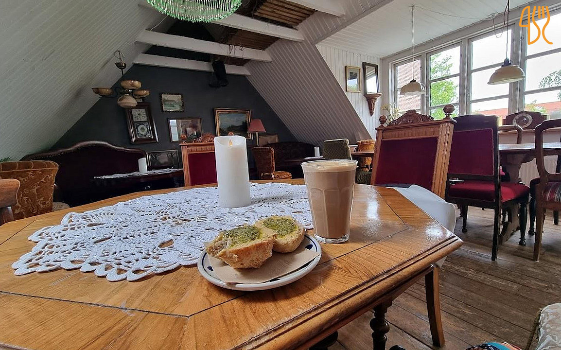 Cafe Den Go'e Fe Heksekosten Inde