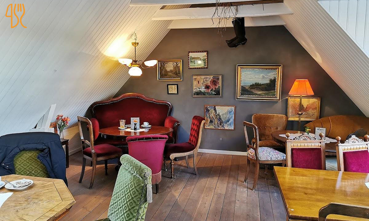 Cafe Den Go'e Fe Heksekosten Inde