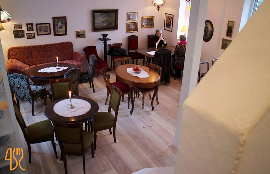 Cafe Den Go'e Fe Heksekosten Inde