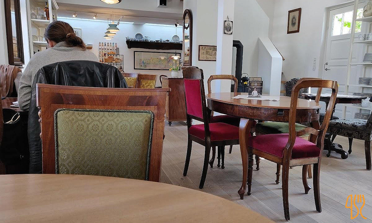 Cafe Den Go'e Fe Heksekosten Inde