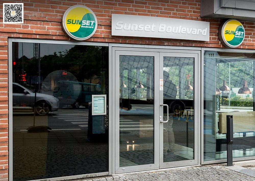 Sunset Boulevard Udenfor