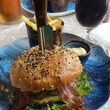 „ Cafe Perle ” Mad