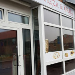 Fantazi Pizza Udenfor