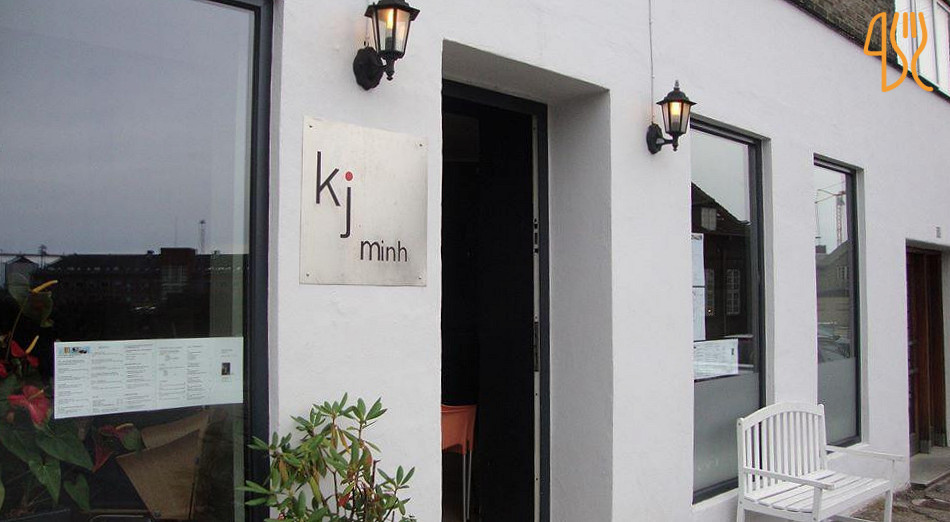 Kj Minh Udenfor