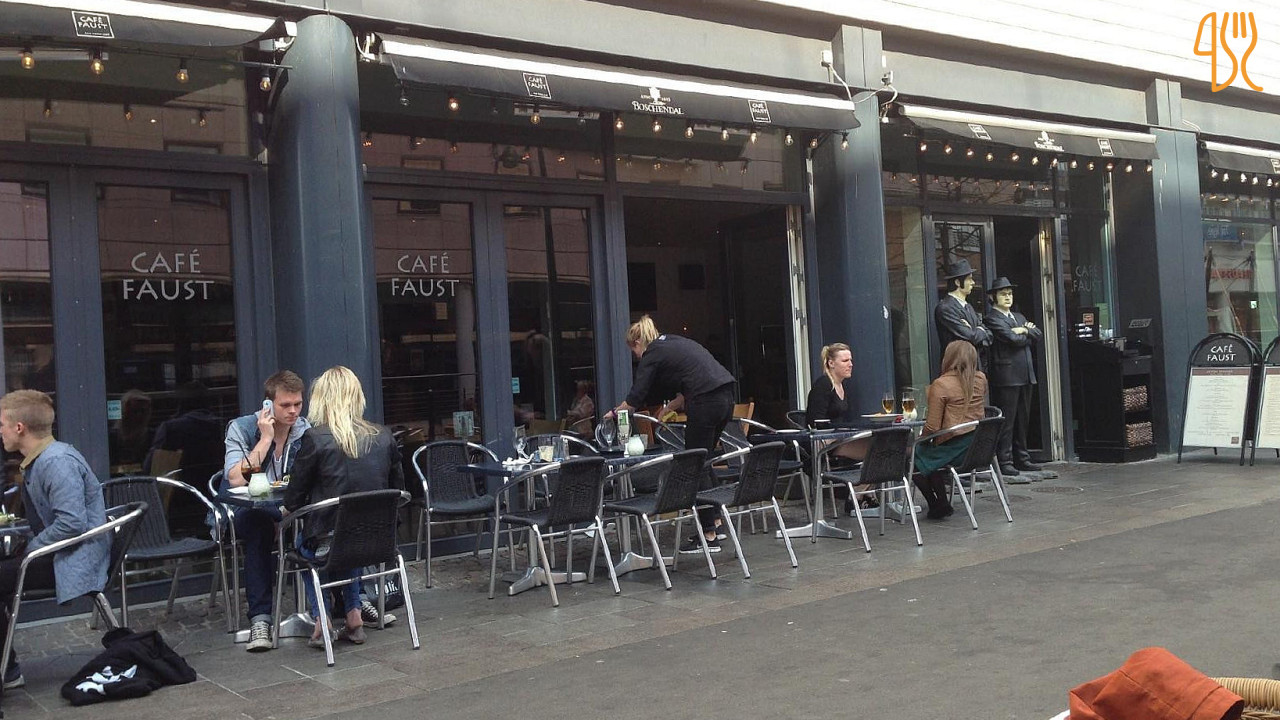 Cafe Faust Udenfor