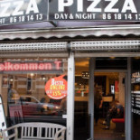 Pizza Day And Night Udenfor