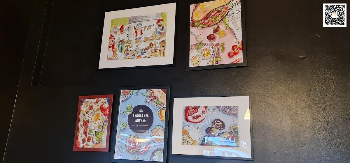 De Fyrretyve Røvere Menu