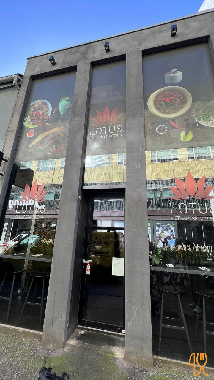 Lotus Vietnamese Kitchen Udenfor
