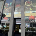 Lotus Vietnamese Kitchen Udenfor