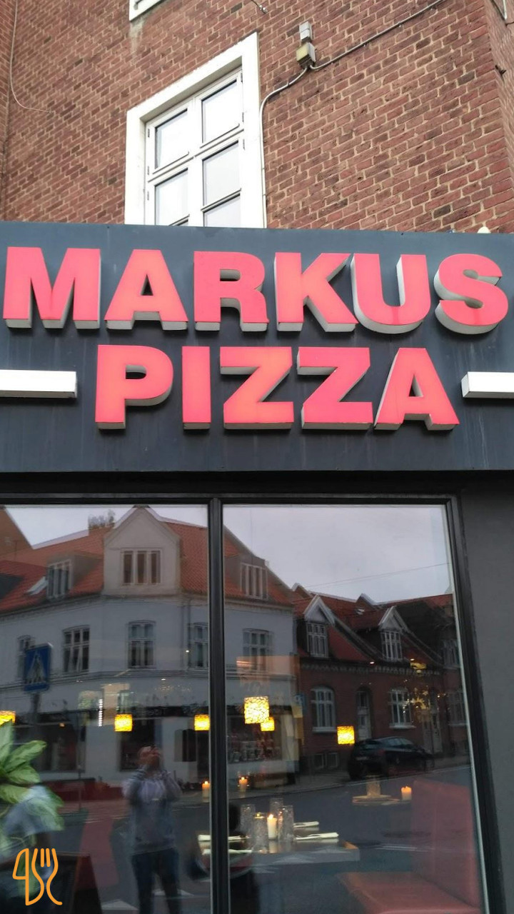 Markus Pizzaria Udenfor