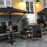 Den Gule Café The Yellow Café Udenfor