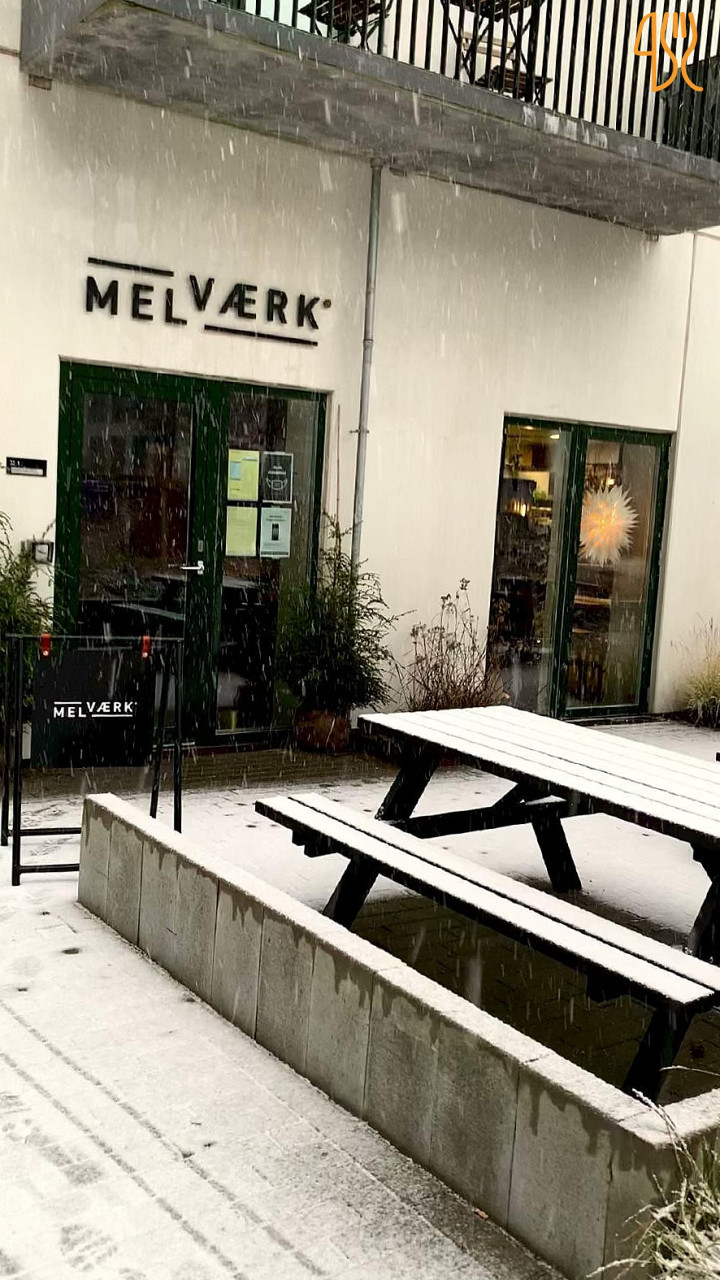 MelvÆrk Udenfor