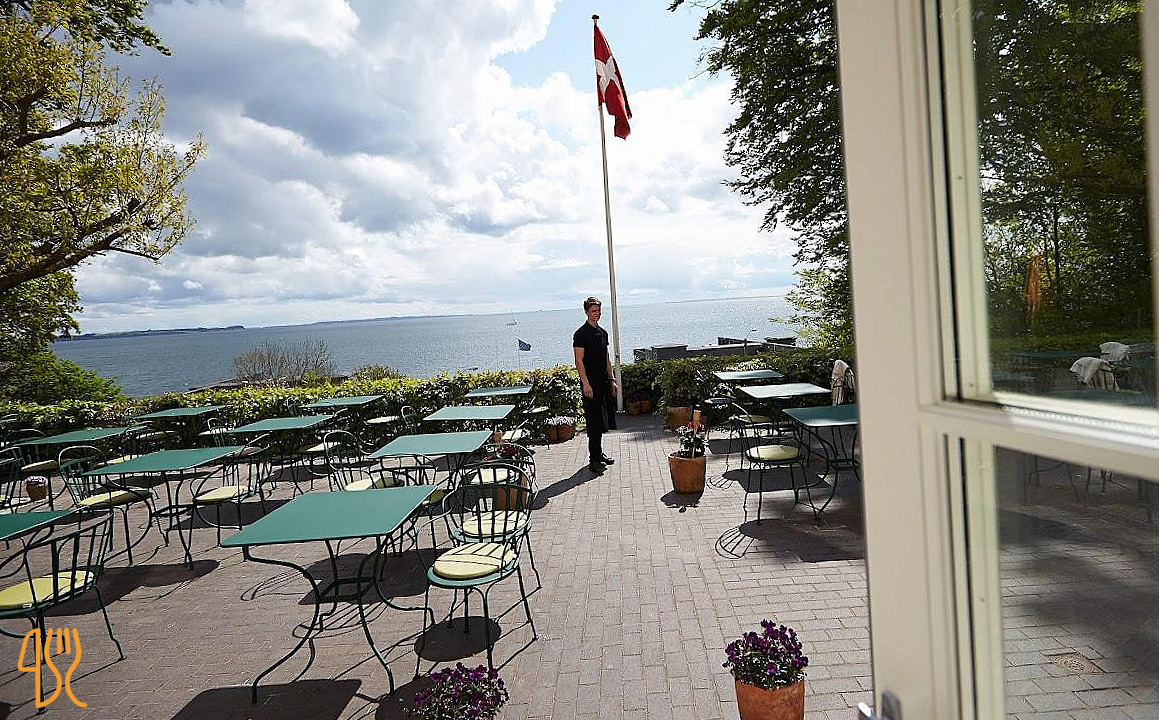 Sixth Frederik Inn Udenfor