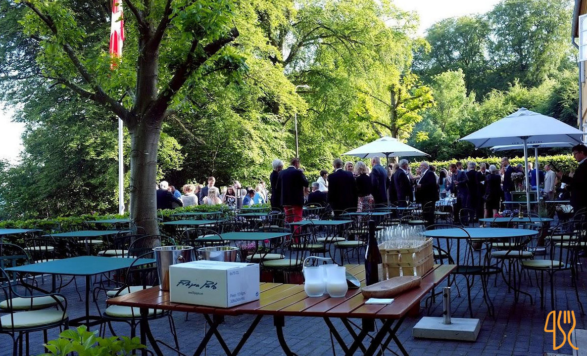 Sixth Frederik Inn Udenfor