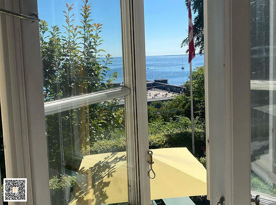 Sixth Frederik Inn Udenfor