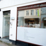 Mr. Mums Udenfor