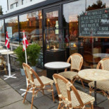 Bellevue Taverna Udenfor