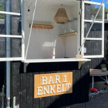 Bar1enkelt Udenfor