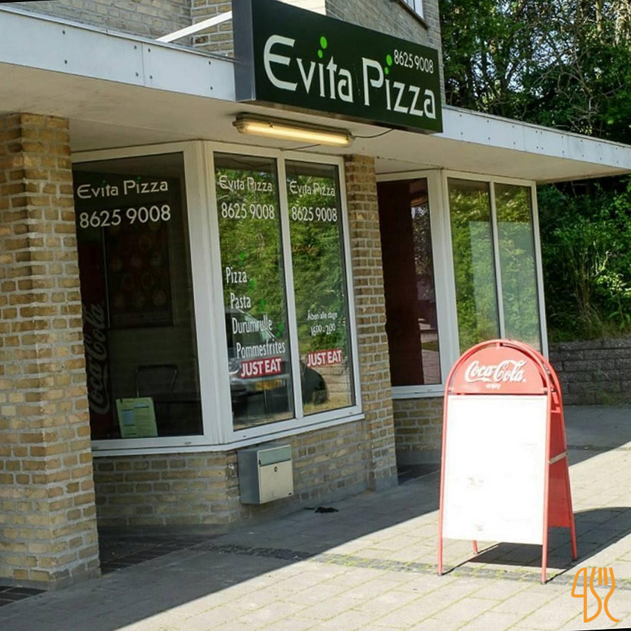 Evita Pizza Udenfor