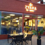 Al Rayes Pizza Manakish Udenfor