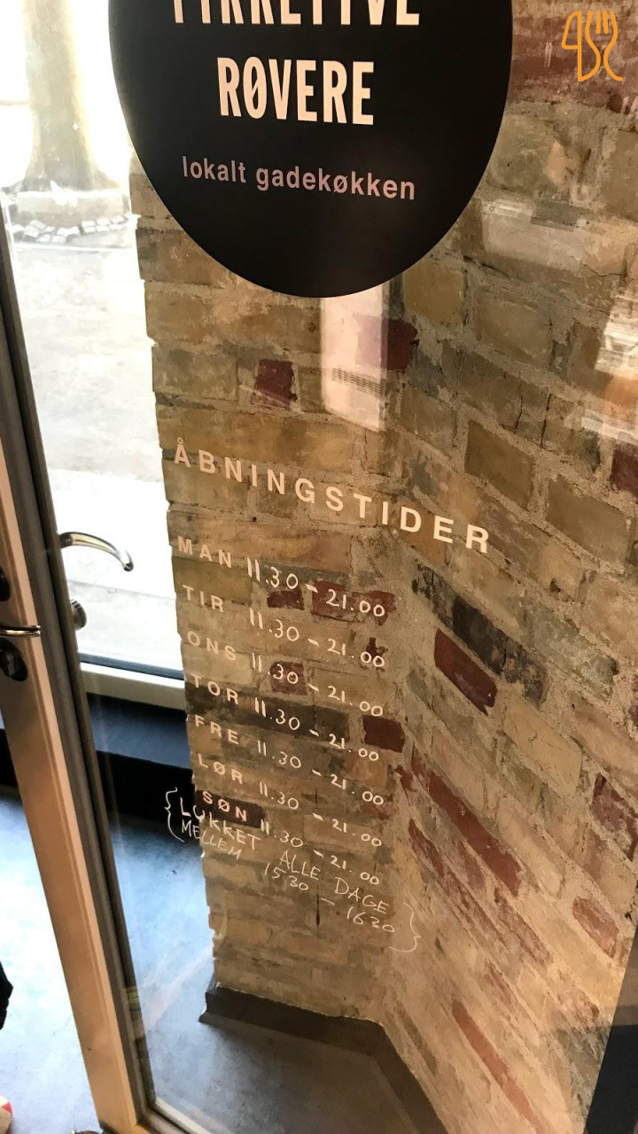 De Fyrretyve Røvere Menu