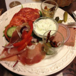 Cafe 5. Maj Mad