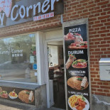 The Yummy Corner Udenfor