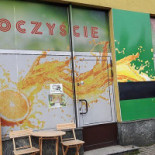Oyisi Running Sushi Wok Udenfor