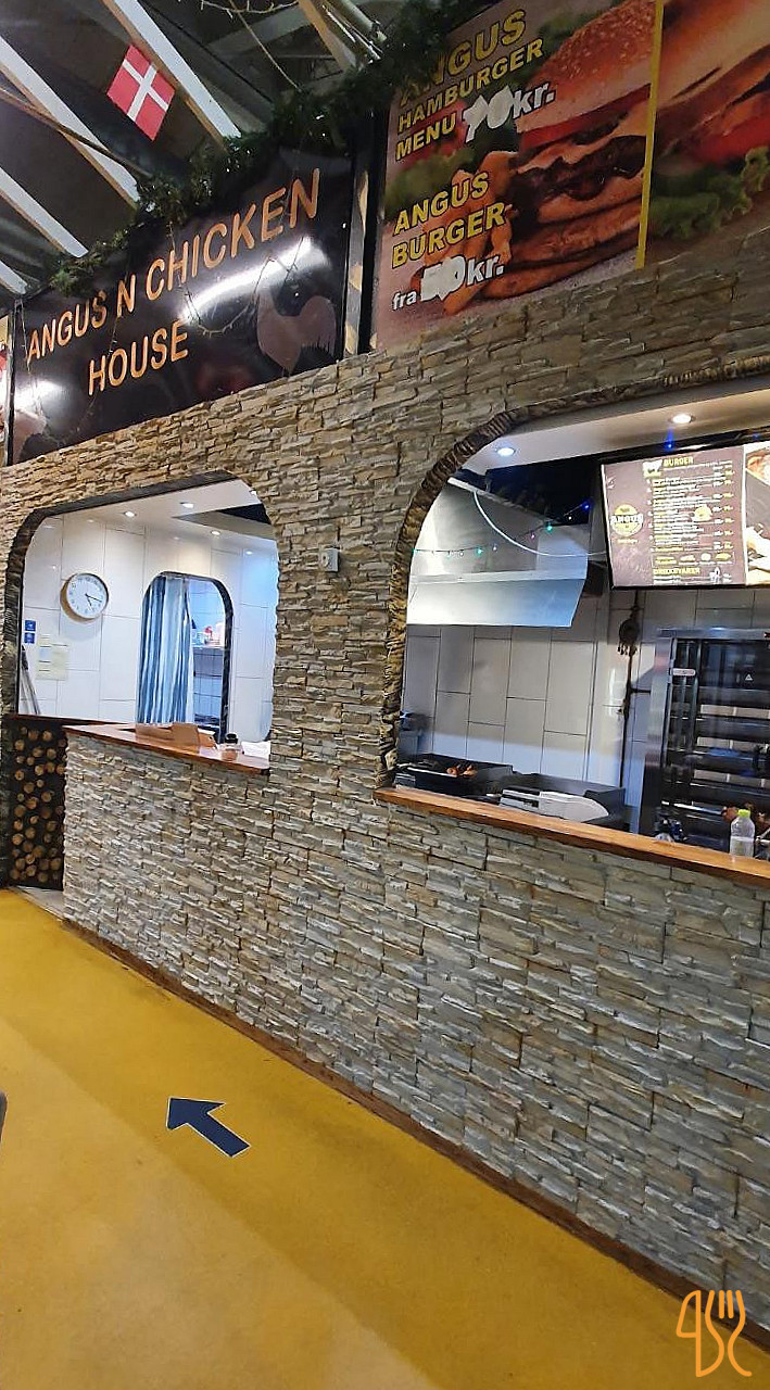 Angus N Chicken House Udenfor