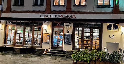 Cafe Magma Udenfor