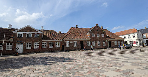 Ribes Sandwich, Pizzaria Og Grill Udenfor