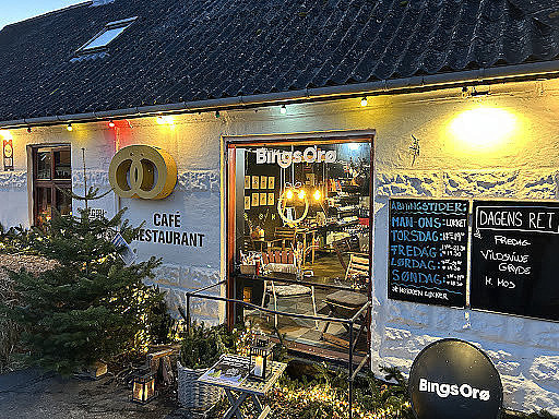 Cafe Bing's Udenfor