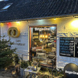 Cafe Bing's Udenfor