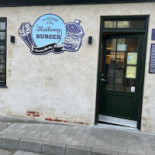 Railway Burger Udenfor