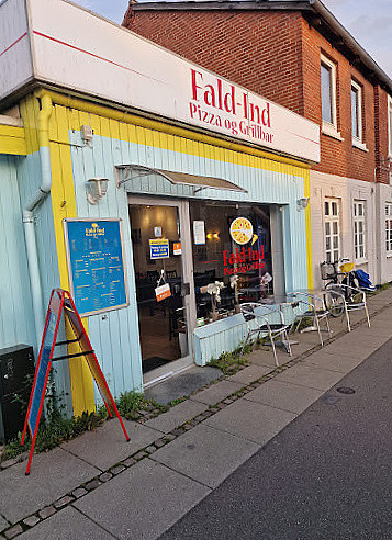 Fald Ind Udenfor