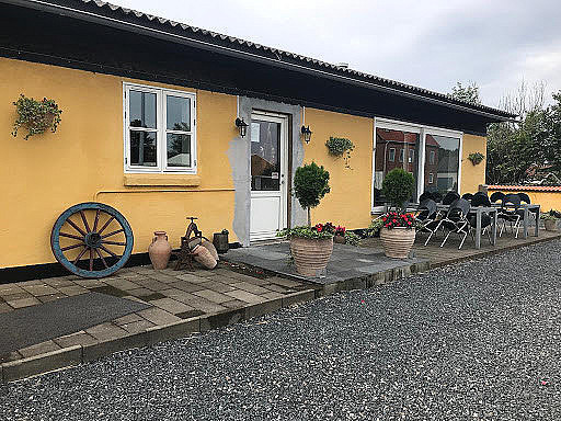 Tirstrup Dinner Udenfor