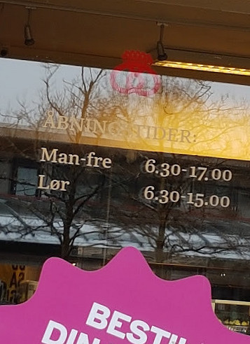 Konditorbager Udenfor