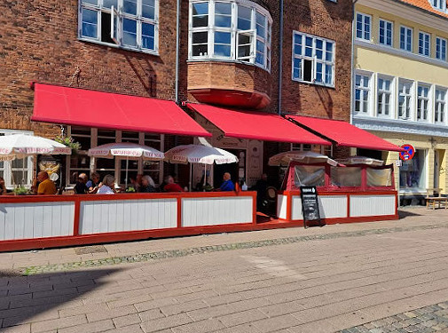 Strandborg Udenfor