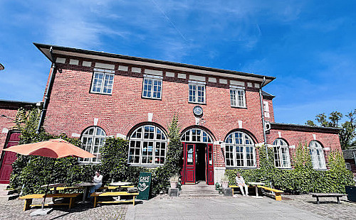 Humlebæk Hallens Cafe Udenfor