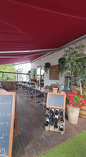L'lefantino Udenfor