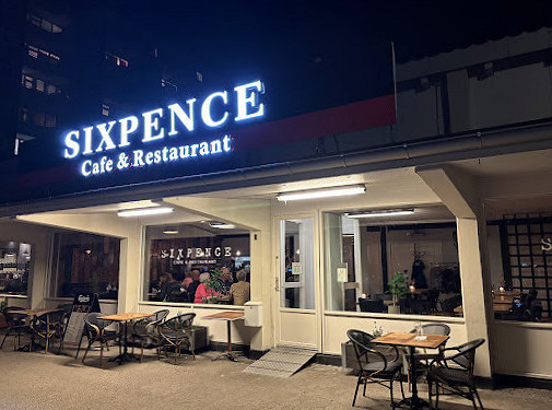 Sixpence Udenfor