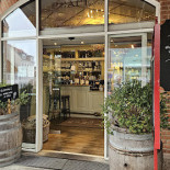 Cafe Peace Udenfor