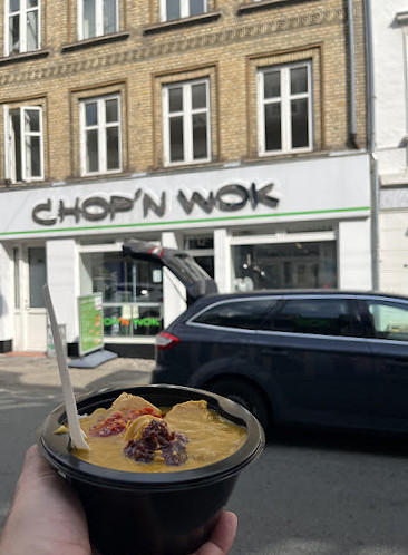 Chop'n Wok Udenfor