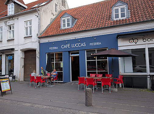 Cafe Luccas Udenfor